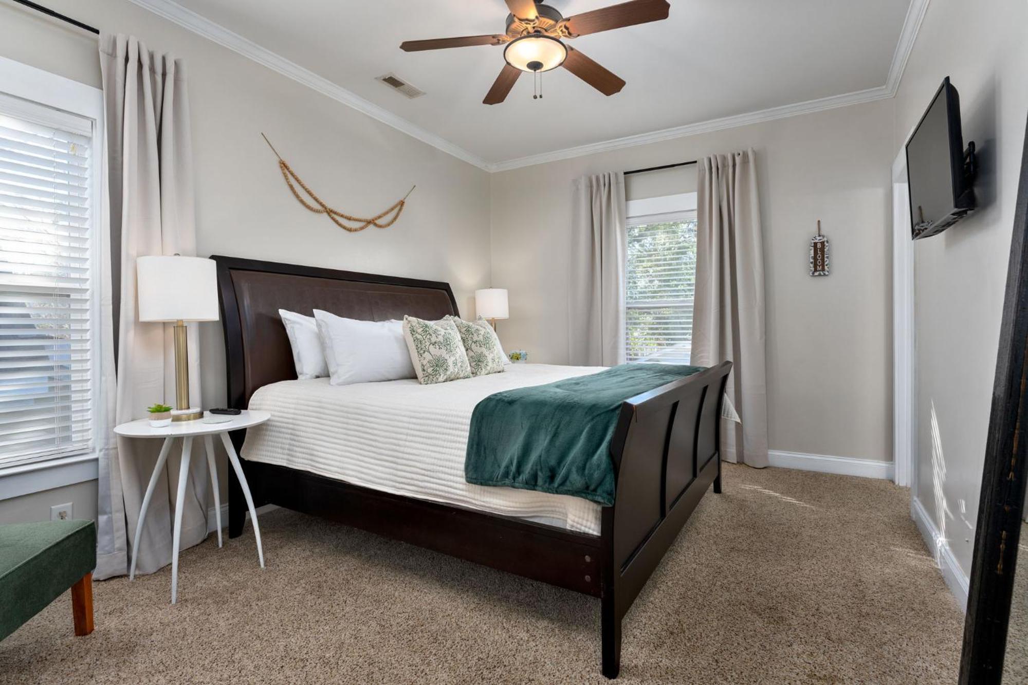 Downtown Wilmington Home ~ Pet Friendly Екстериор снимка